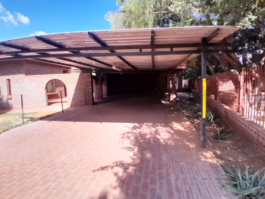 4 Bedroom Property for Sale in Kathu Northern Cape